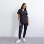 Conjunto sanitario mujer Cherokee Revolution grafito — top + pantalón jogger