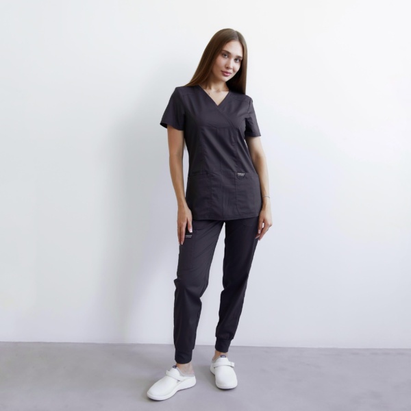 Conjunto sanitario mujer Cherokee Revolution grafito — top + pantalón jogger