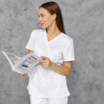 Pijama sanitario mujer Cherokee Revolution de color blanco – 4