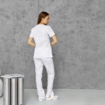 Pijama sanitario mujer Cherokee Revolution de color blanco – 5