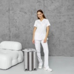 Pijama sanitario mujer Cherokee Revolution de color blanco – 6