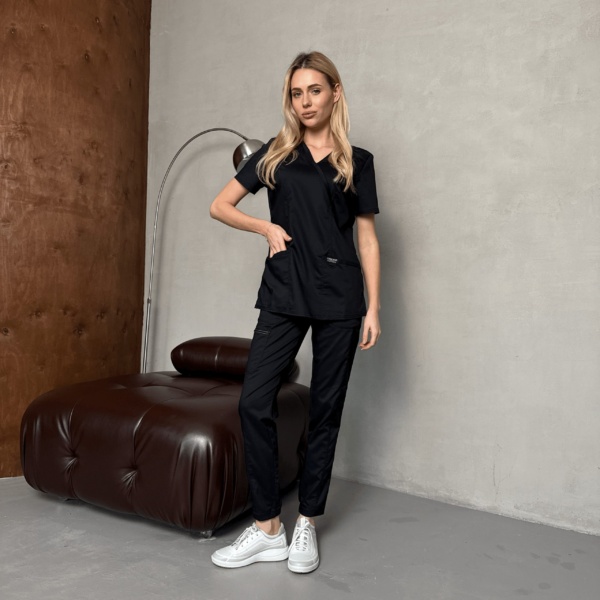 Pijama sanitario mujer Cherokee Revolution de color negro
