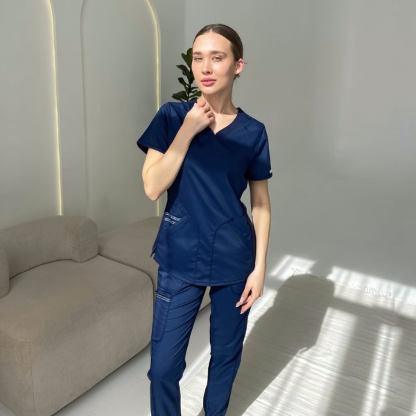 Conjunto sanitario para mujer Cherokee Revolution de color azul