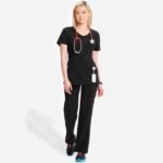 Pijama sanitario mujer Cherokee Infinity de color negro