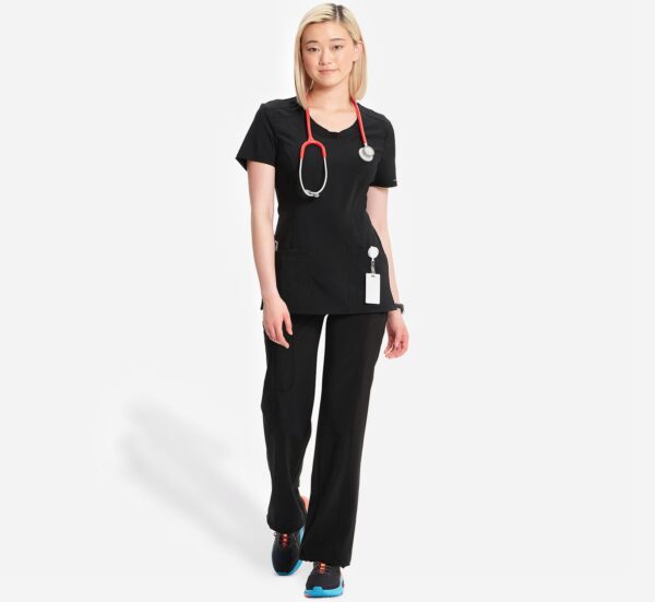 Pijama sanitario mujer Cherokee Infinity de color negro