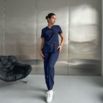Conjunto sanitario mujer PLUM azul marino — casaca + pantalón