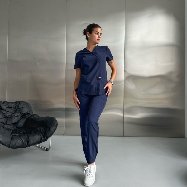 Conjunto sanitario mujer PLUM azul marino — casaca + pantalón