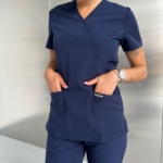 Conjunto sanitario mujer PLUM azul marino — casaca + pantalón - Imagen 4