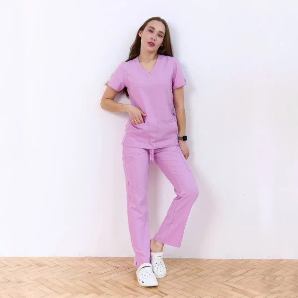 Pijama sanitario mujer Med Couture  de color lavanda