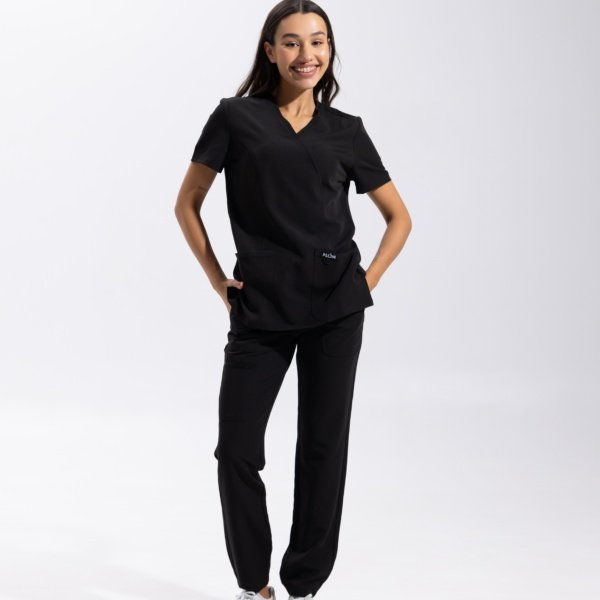 Conjunto sanitario de mujer Plum negro