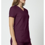 Conjunto sanitario para mujer Cherokee Revolution color de vino - Imagen 3