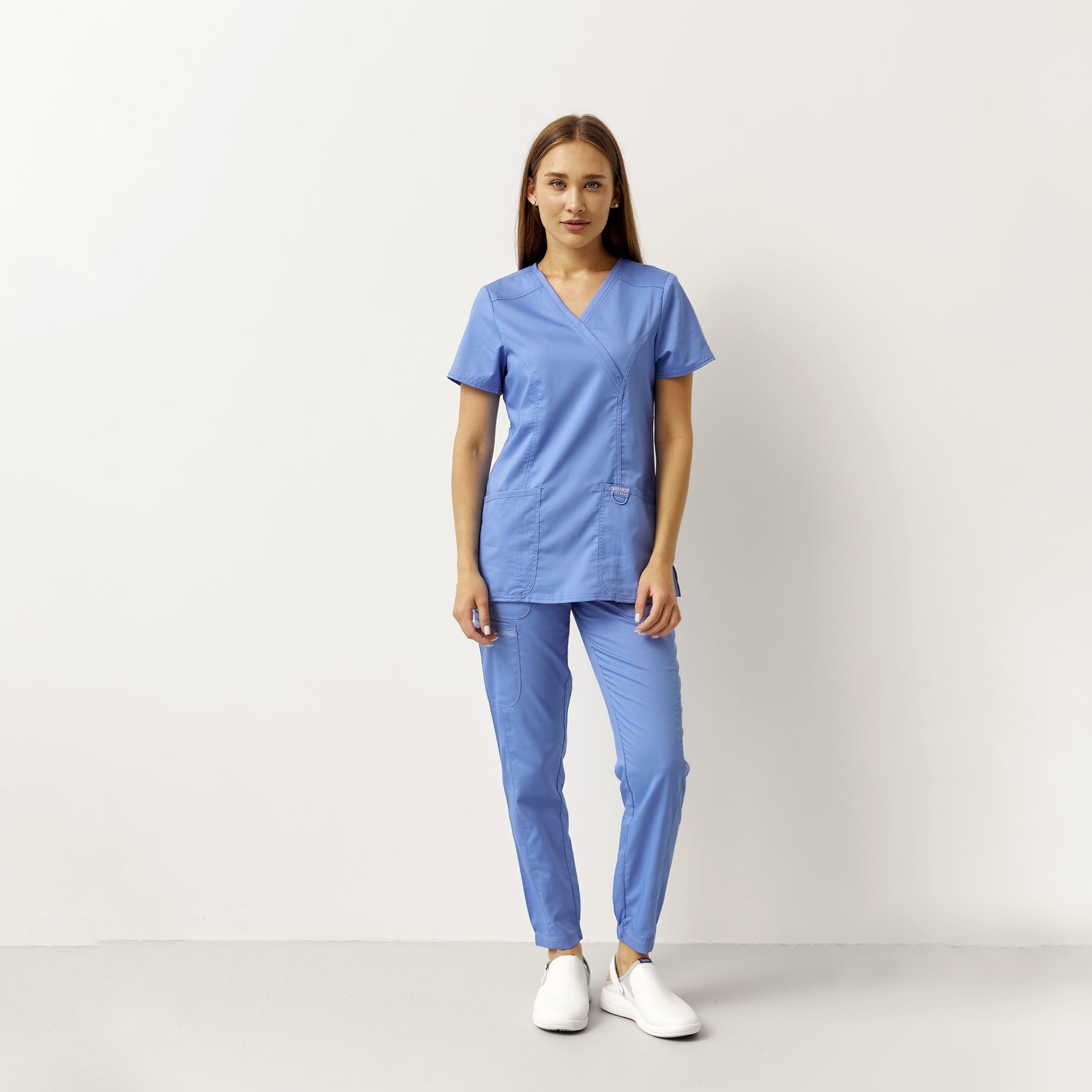 IMG_3633-scaled-scaled Pijama sanitario mujer Cherokee Revolution de color azul - Imagen 1
