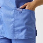 Pijama sanitario mujer Cherokee Revolution de color azul - Imagen 2