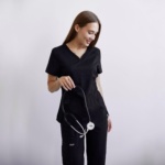 Conjunto sanitario Cherokee Revolution mujer, negro - Imagen 3